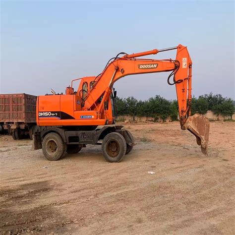 Used Wheel Excavators for sale in China 